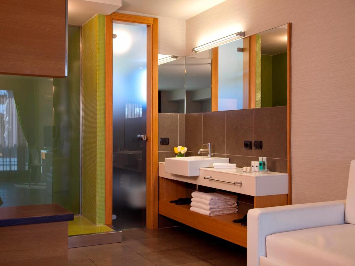 Hotel Zone