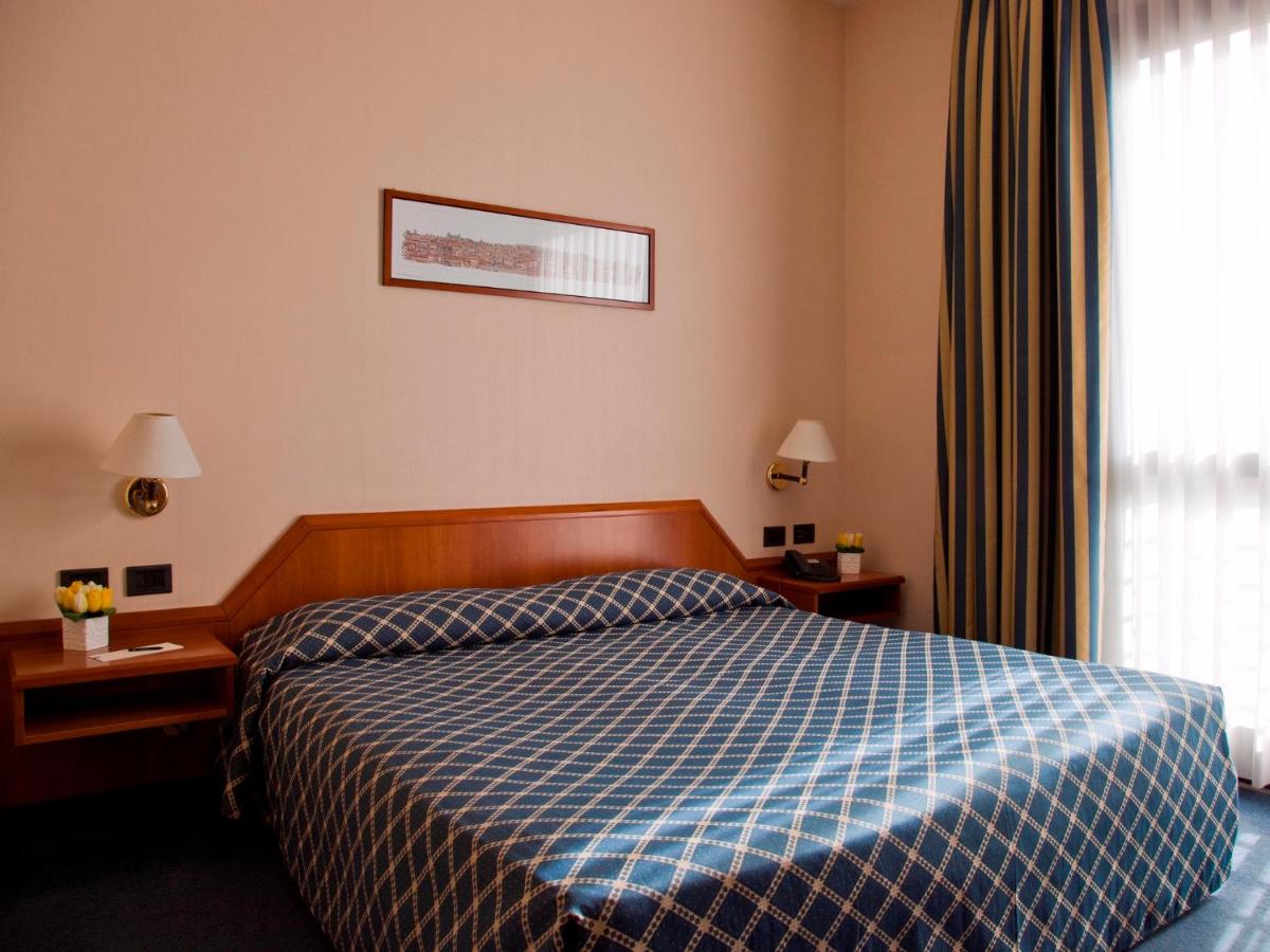 Hotel Zone