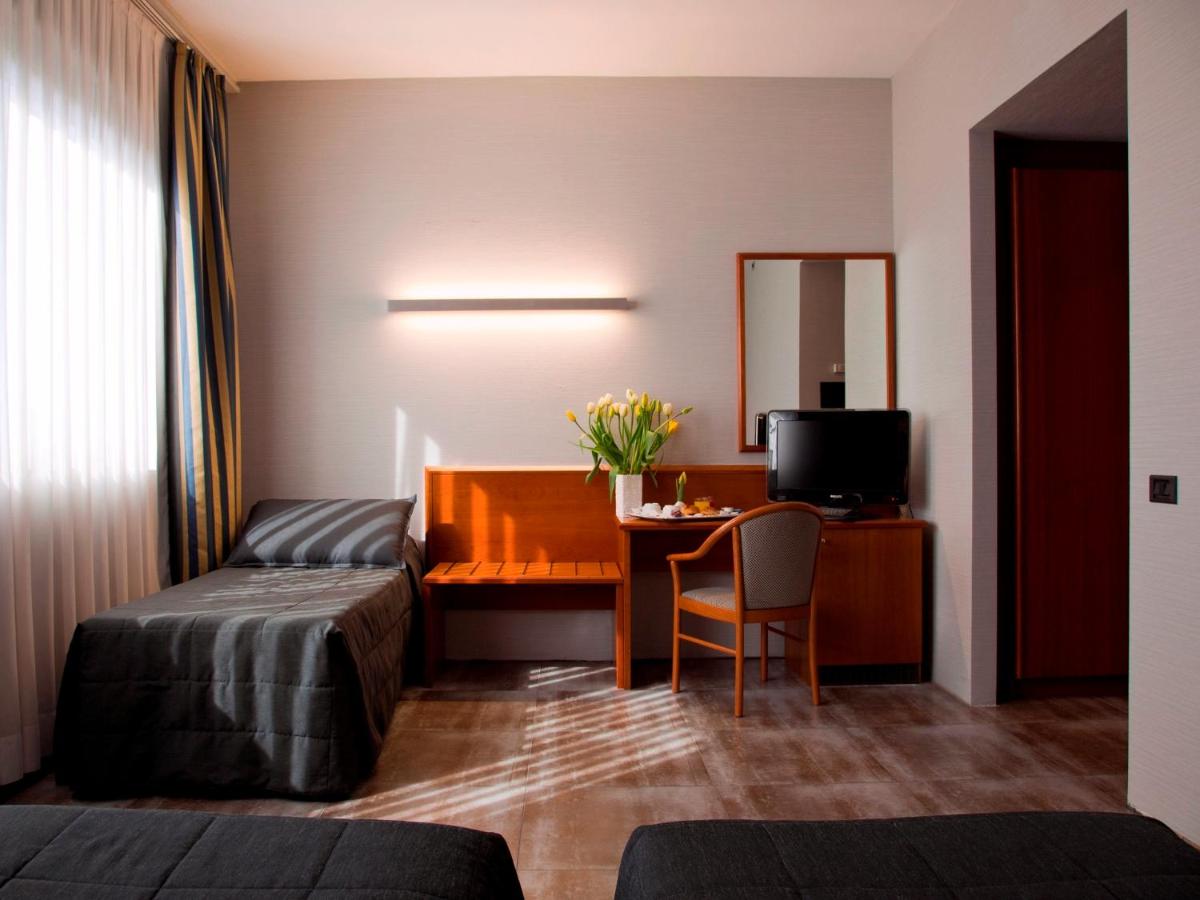 Hotel Zone