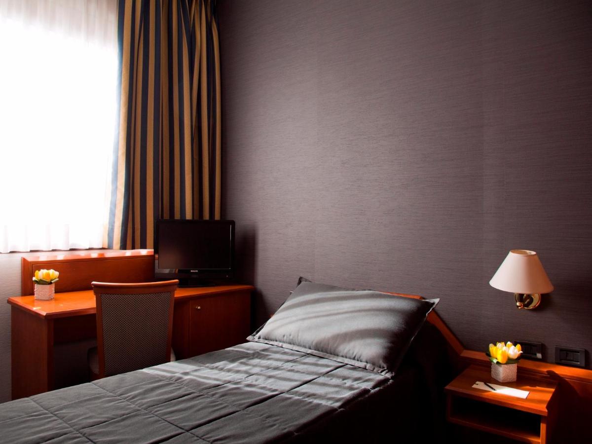 Hotel Zone