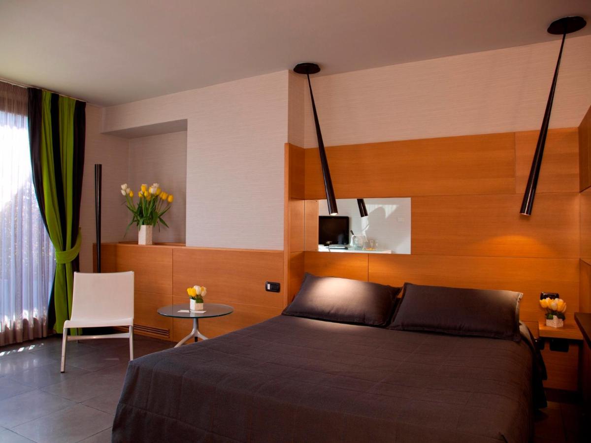 Hotel Zone