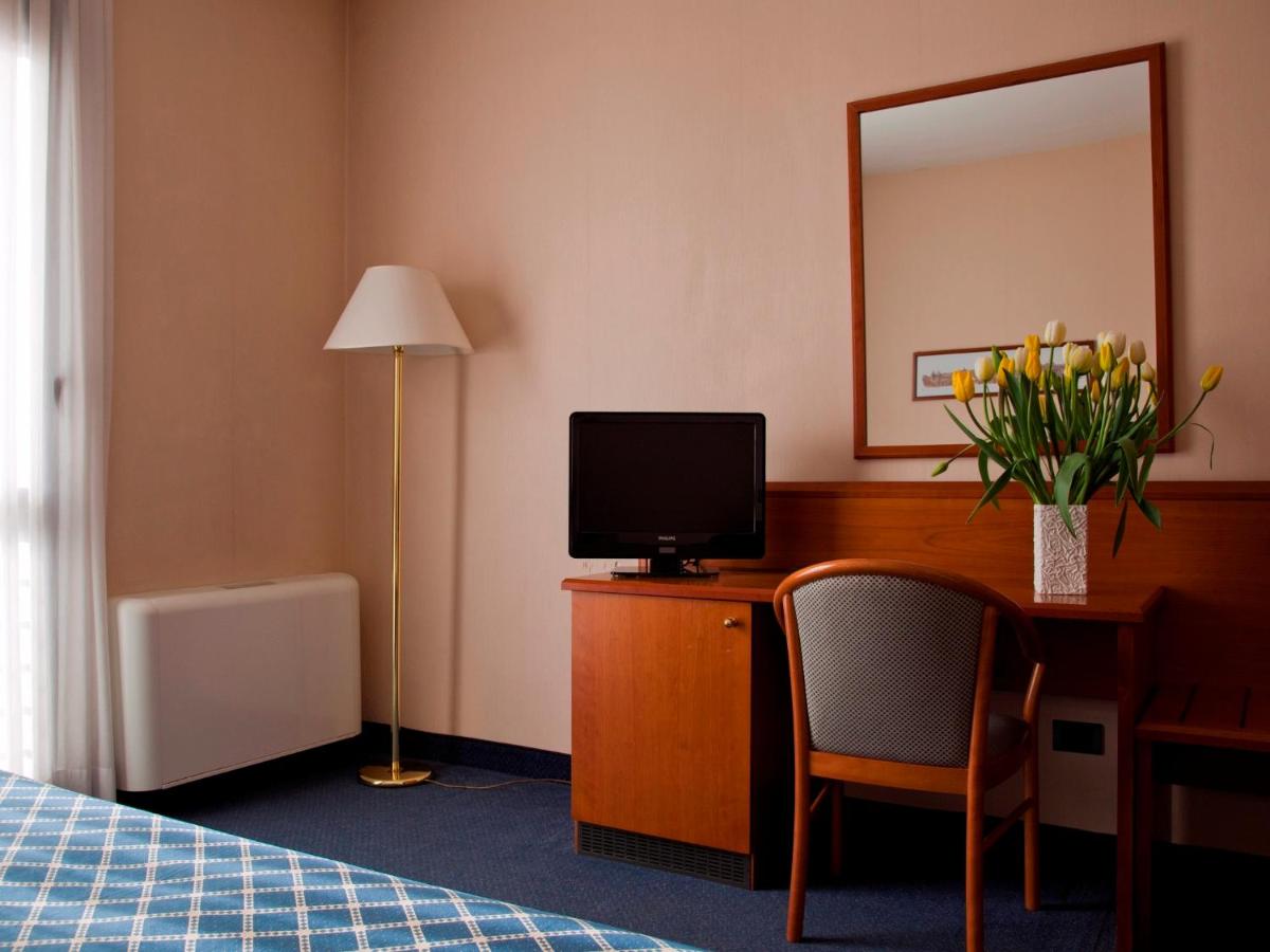 Hotel Zone