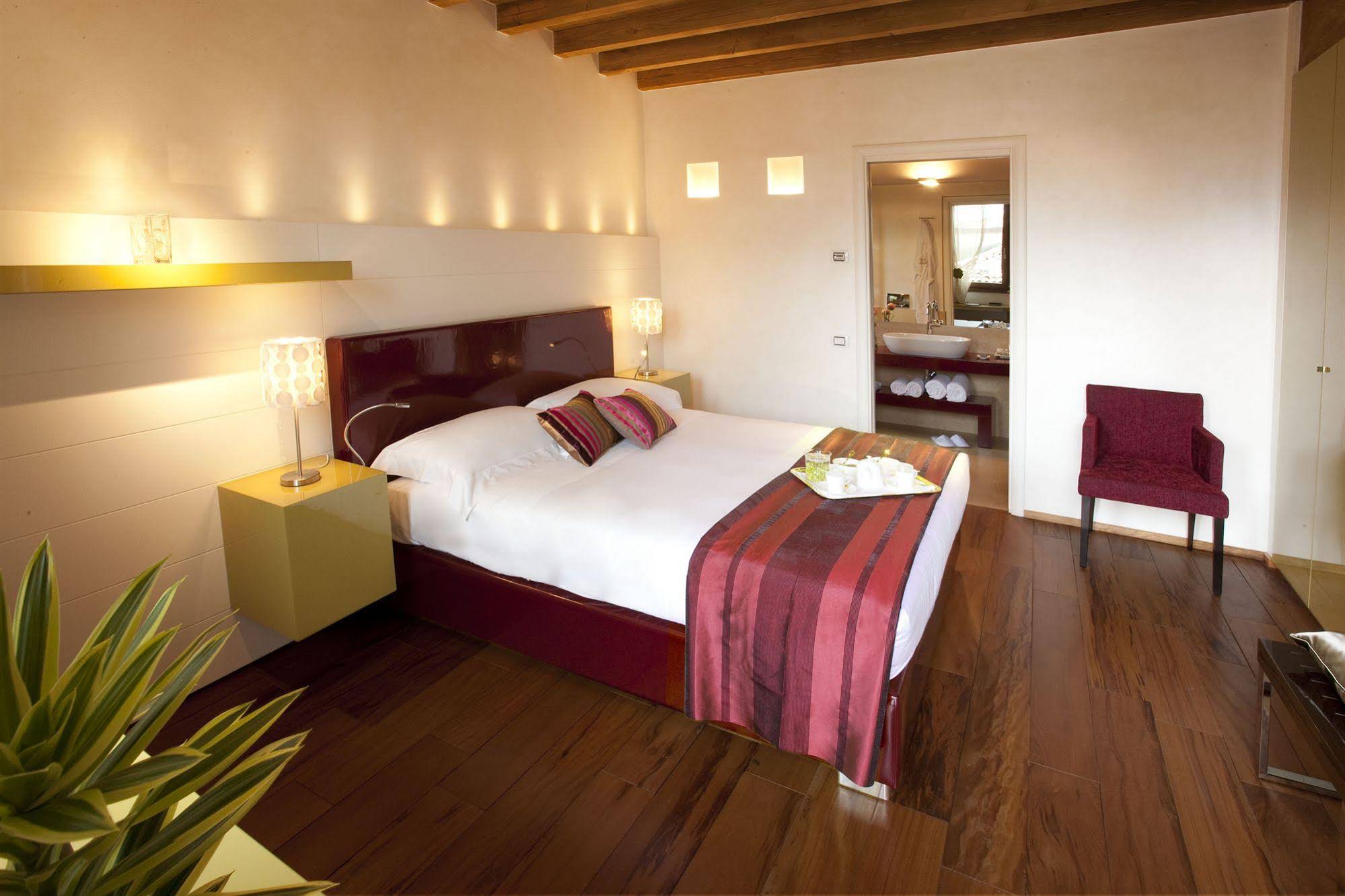 1711 Ti Sana Detox Retreat & Spa