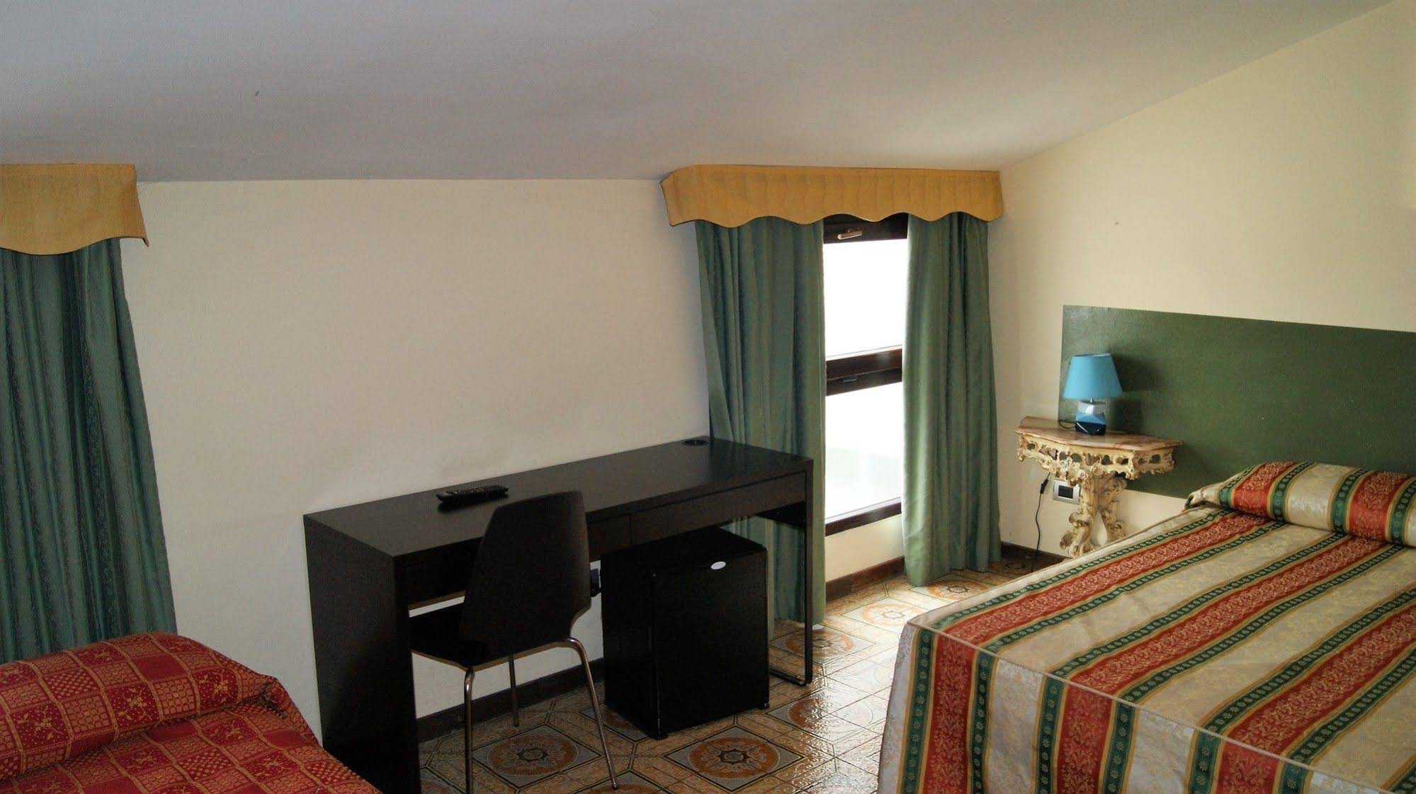 Hotel Novara Expo