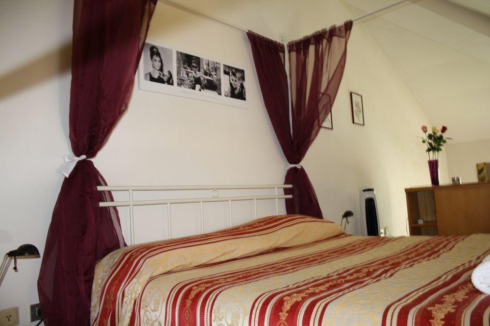 Romeo And Juliet Apartments