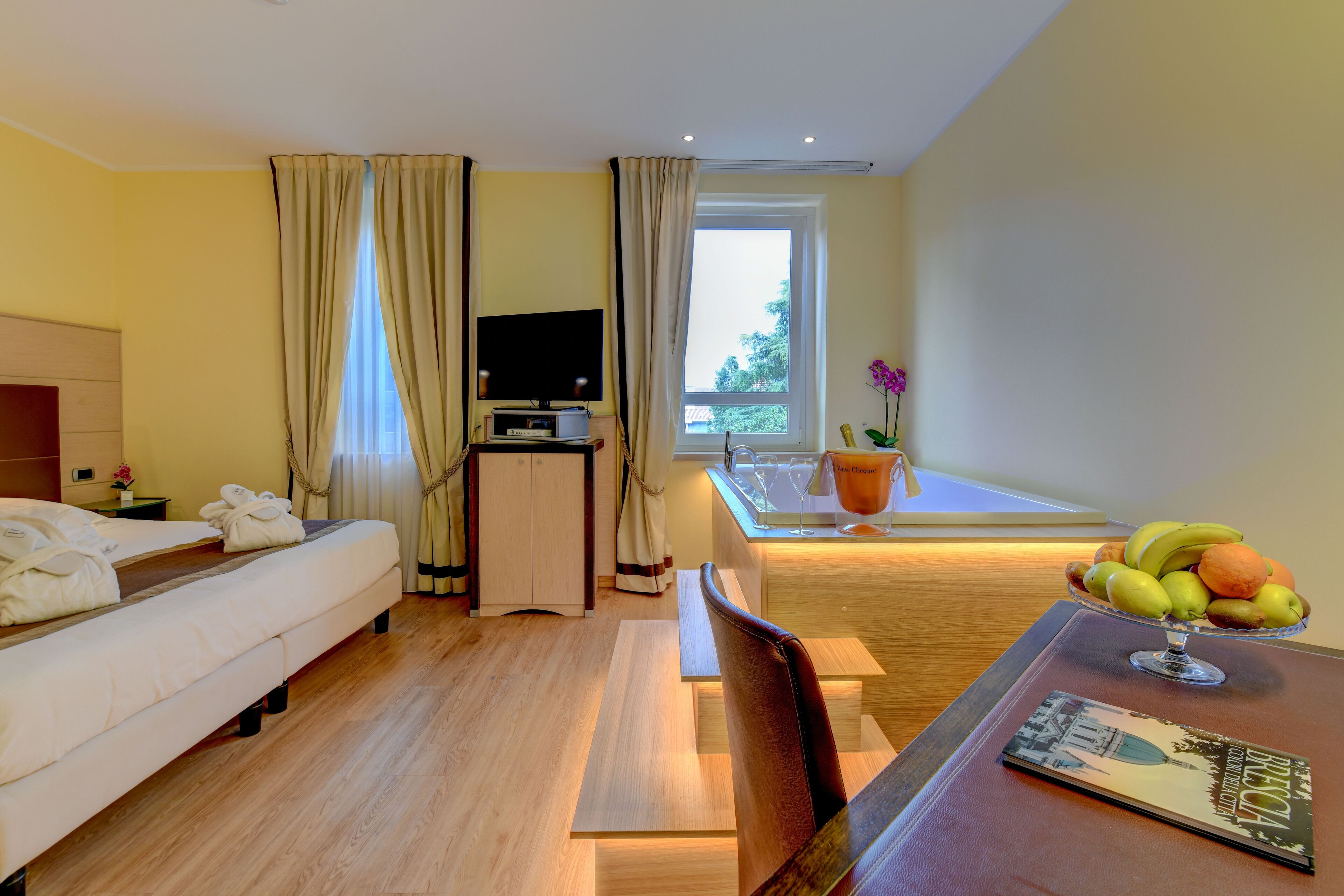 Hotel Master