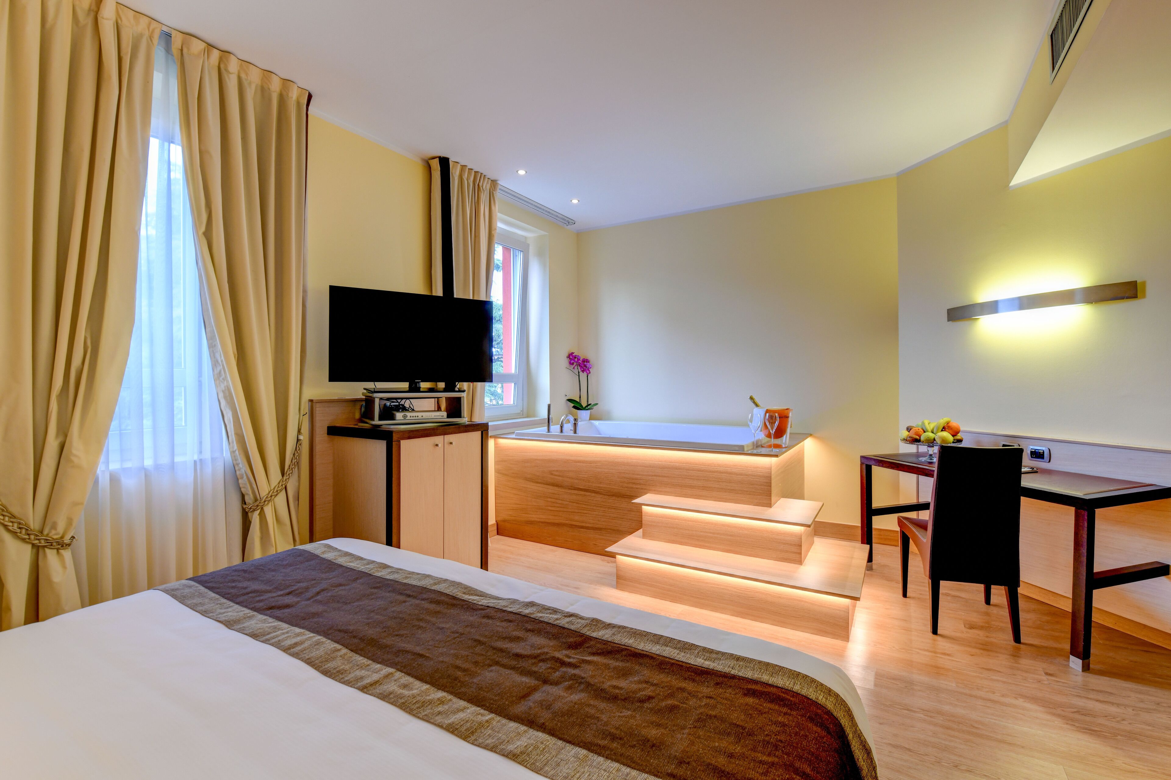 Hotel Master