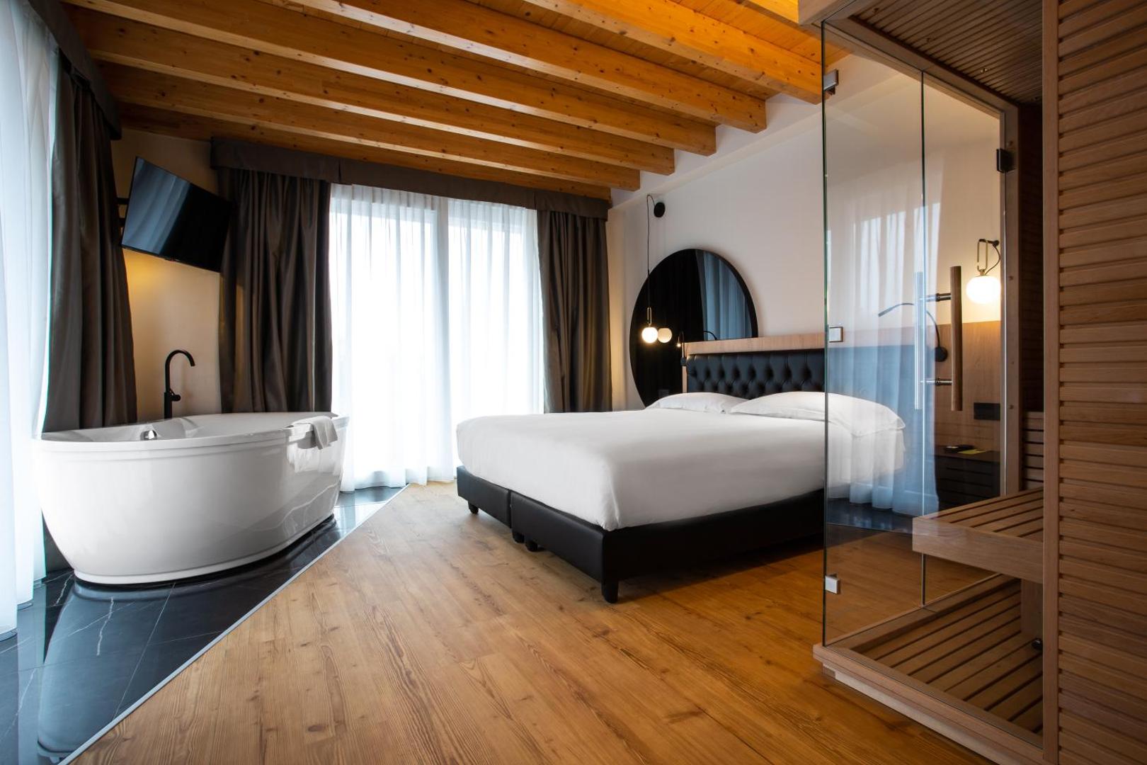 Hotel Master