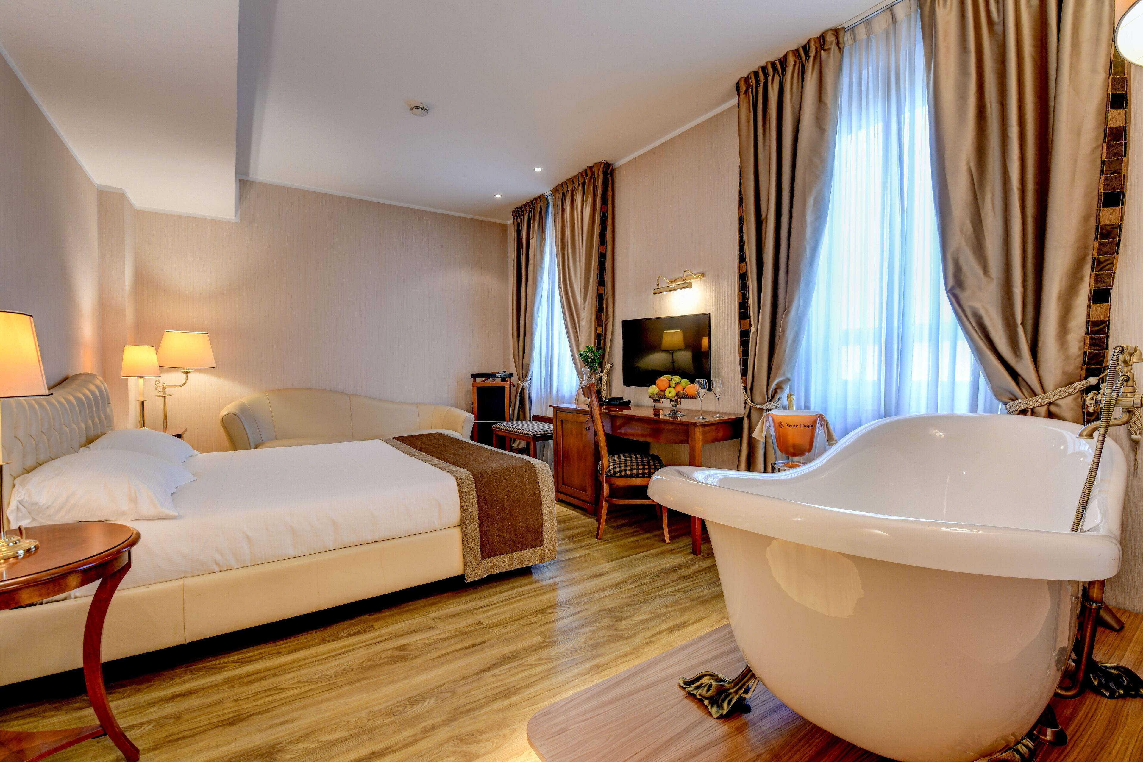 Hotel Master