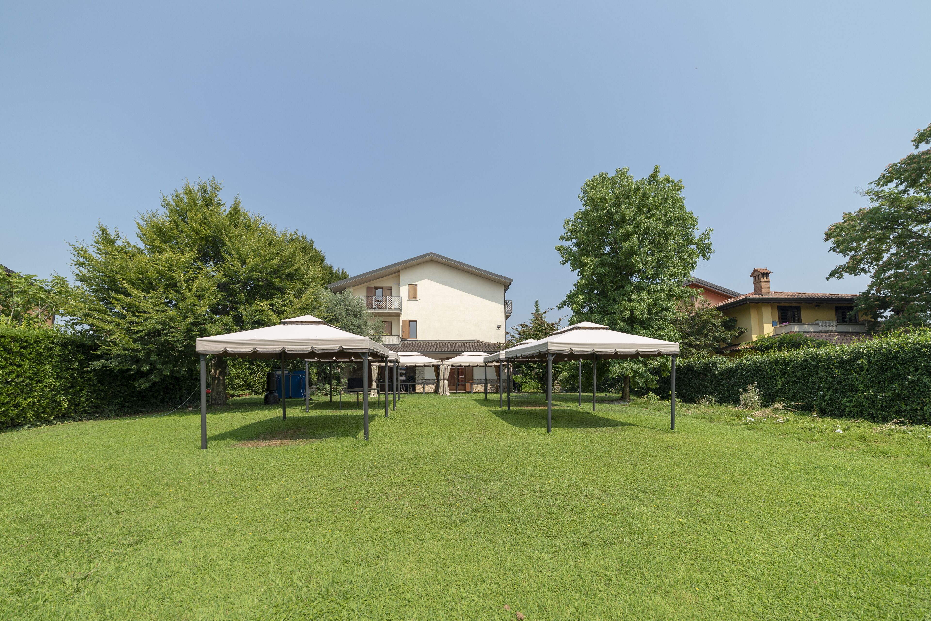 Villa & Garden