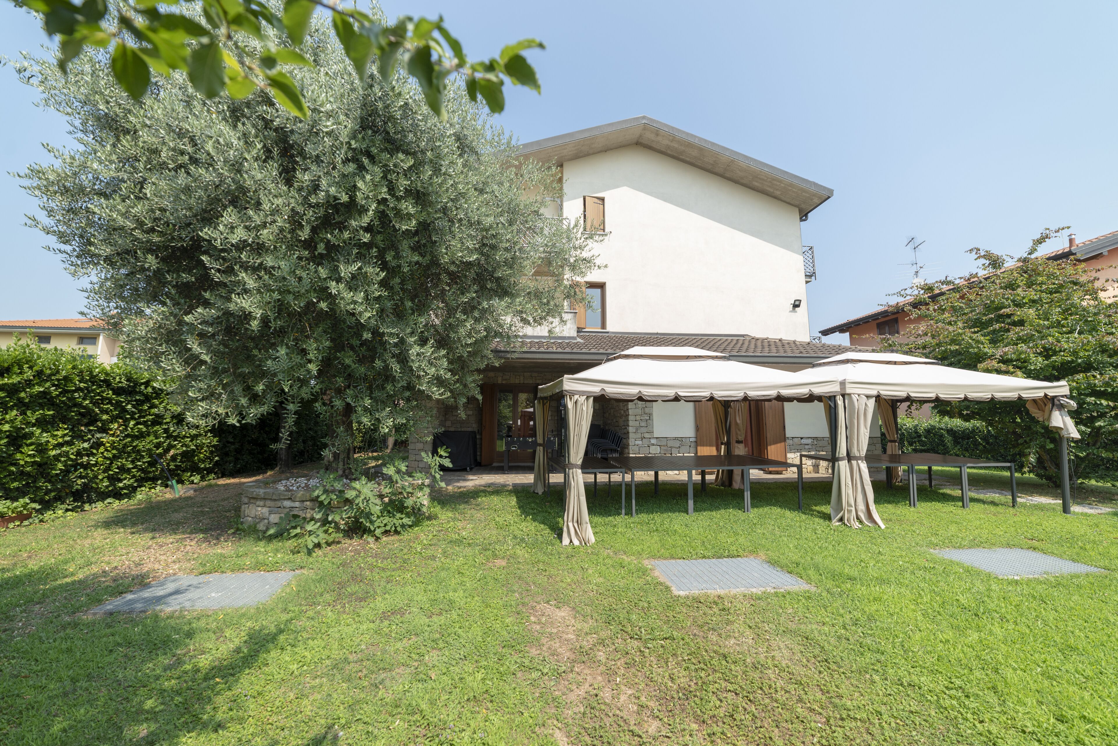 Villa & Garden
