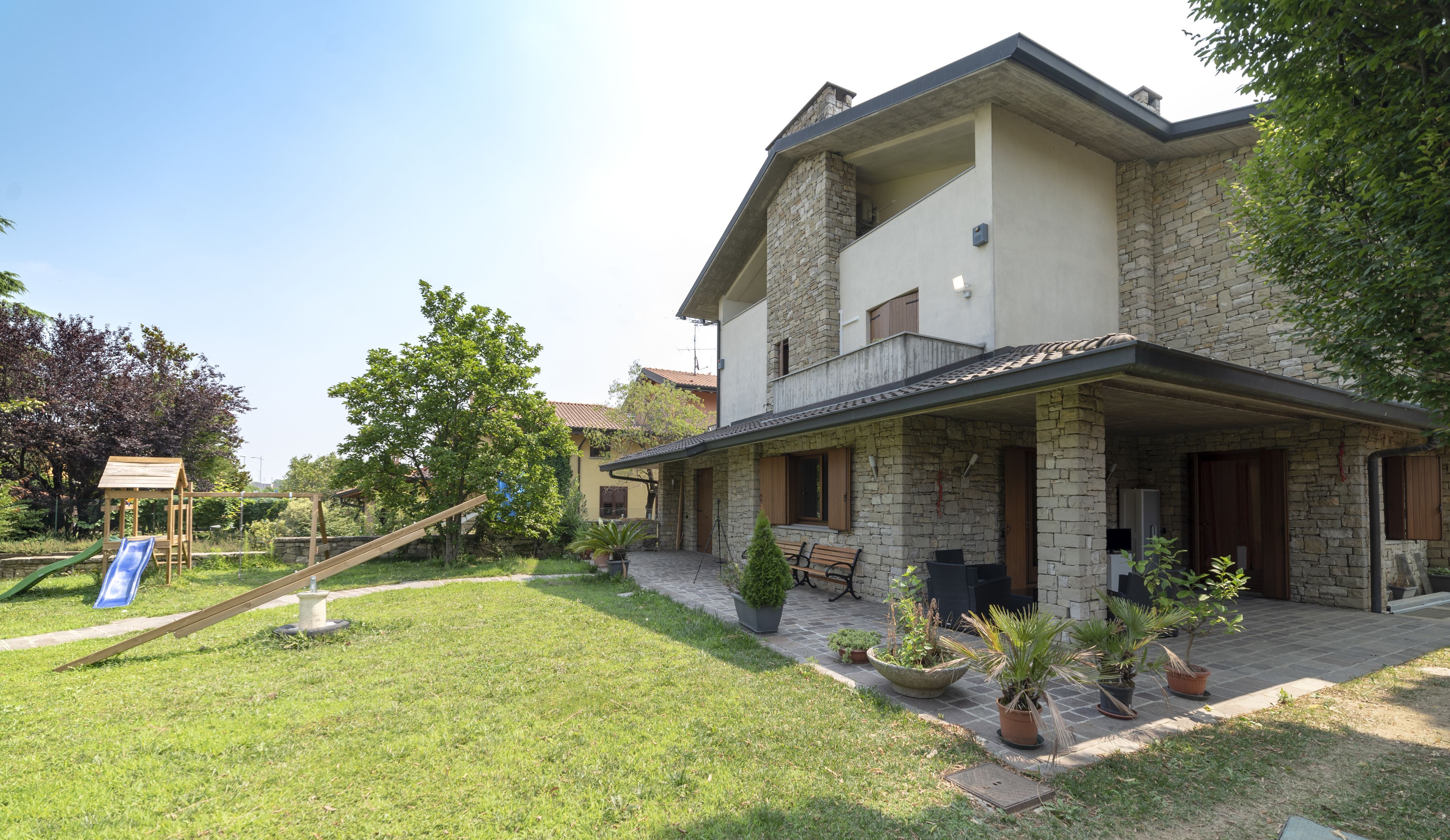 Villa & Garden