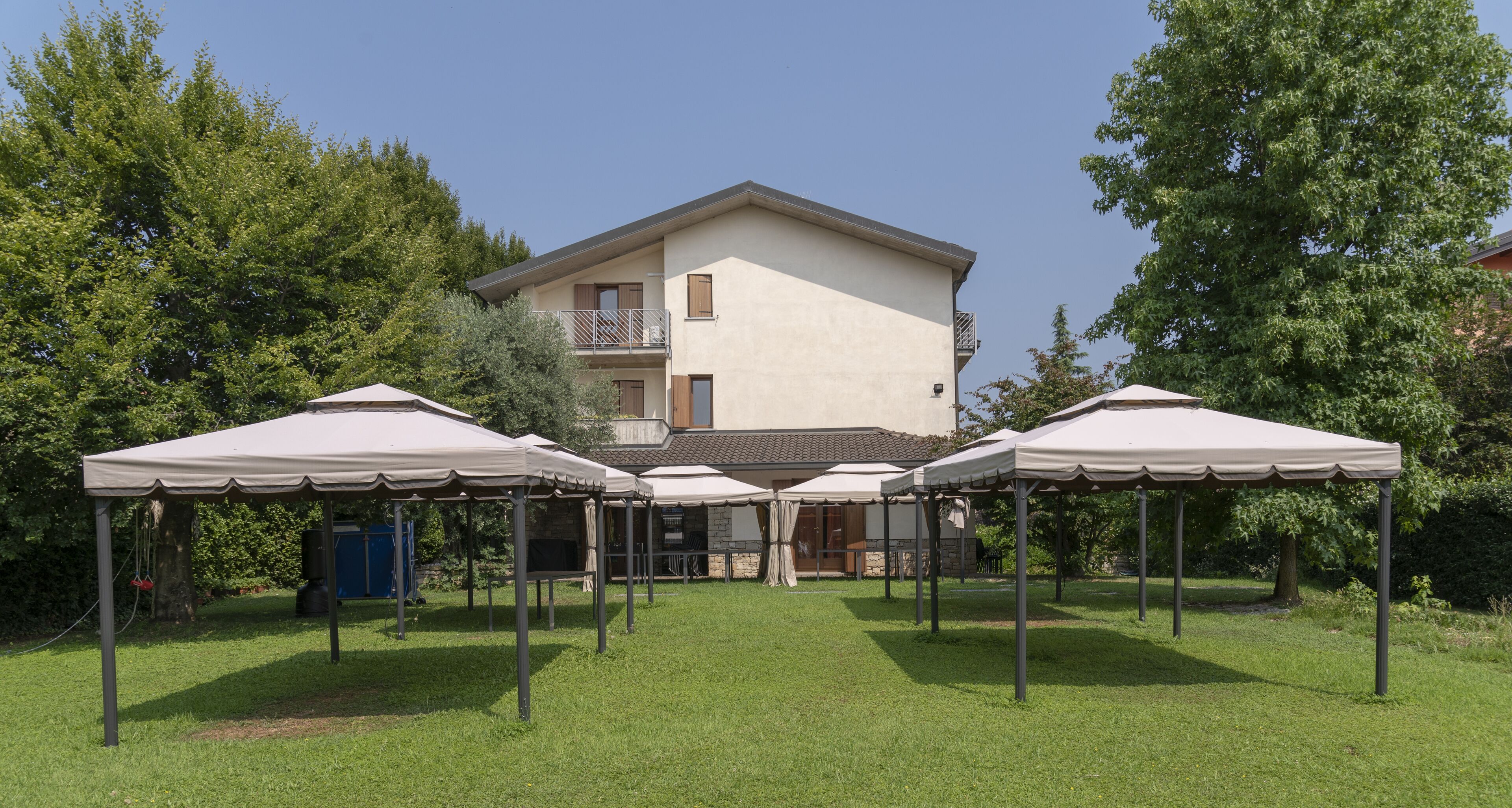 Villa & Garden