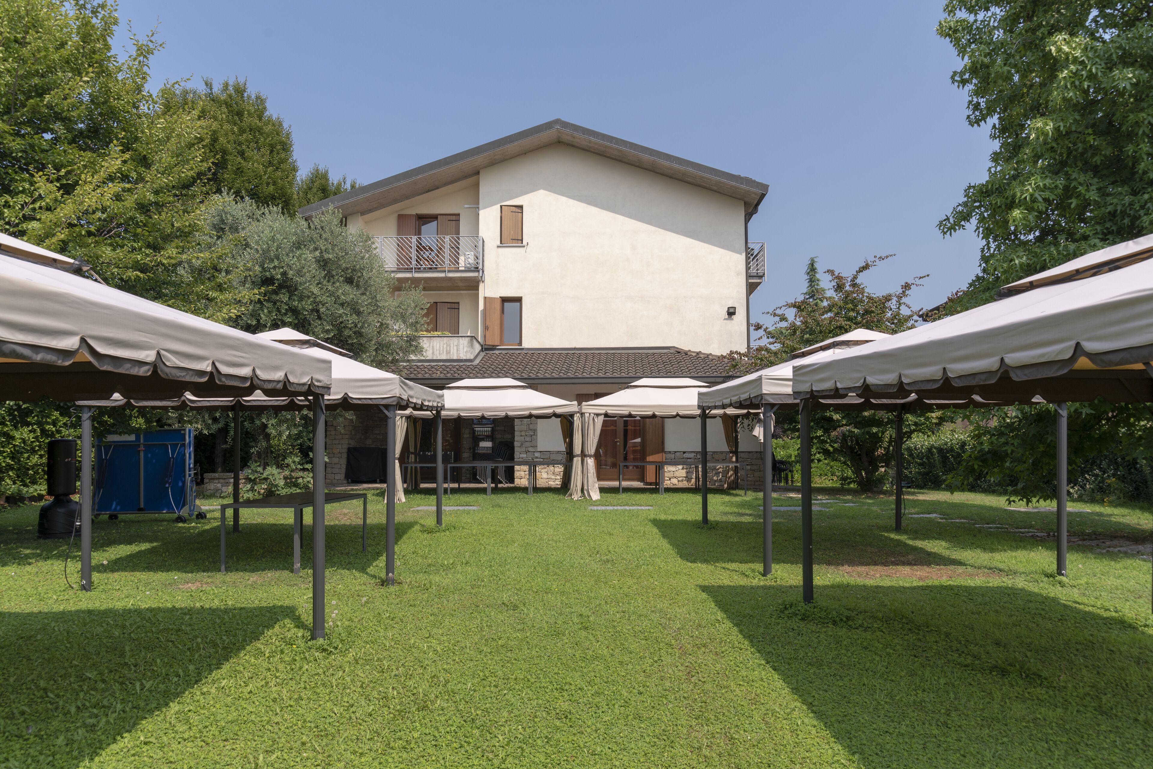 Villa & Garden