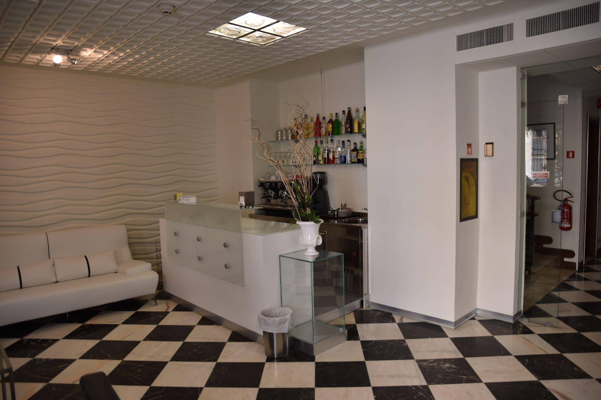 Hotel Fiesta