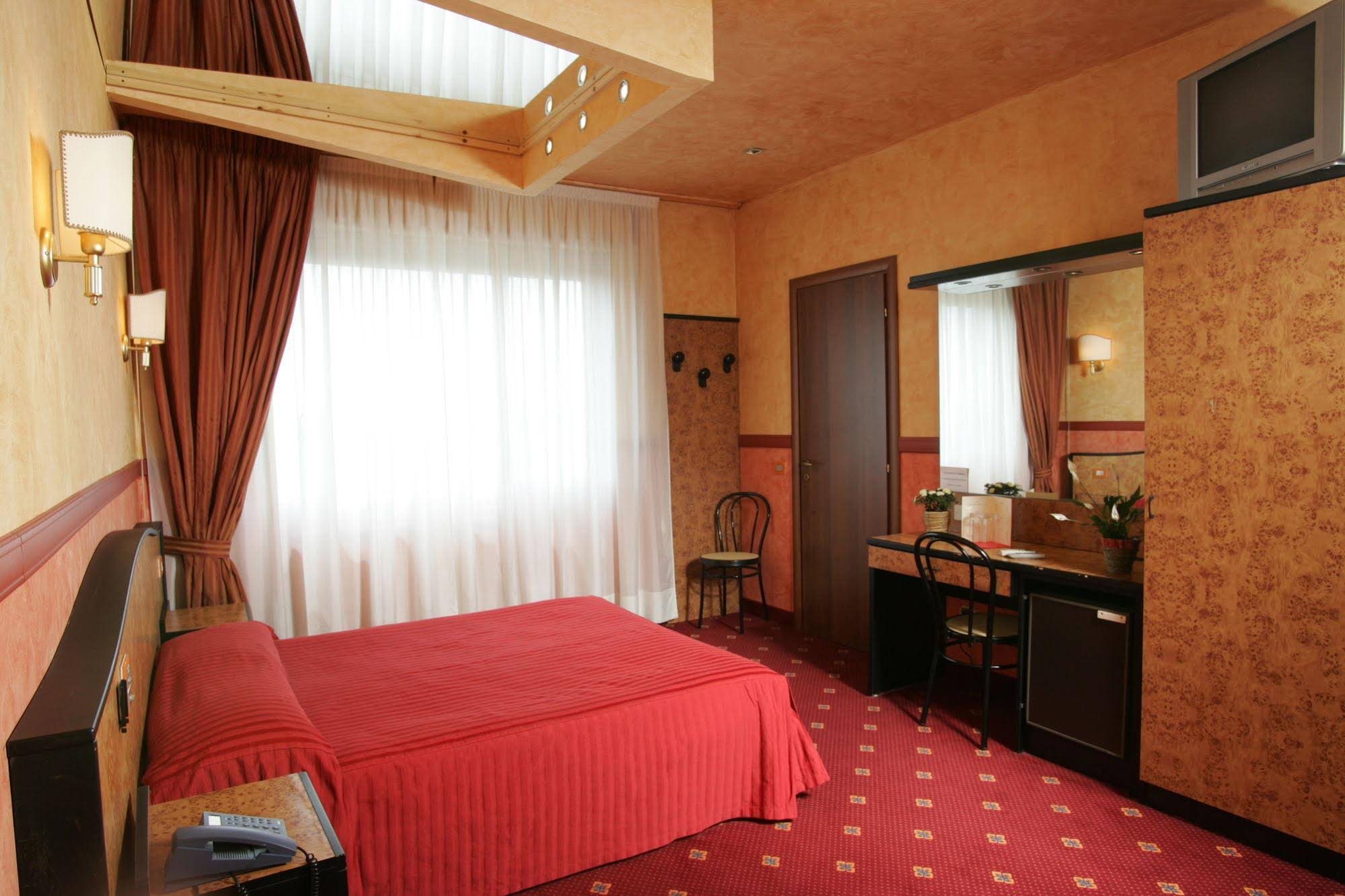 Hotel Motel Ranch