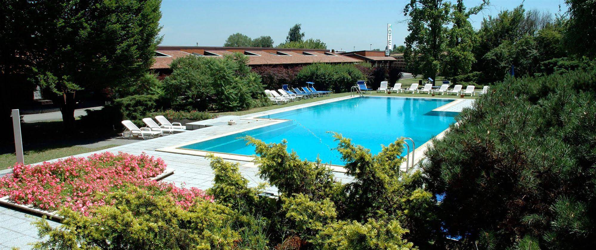 Golf Hotel