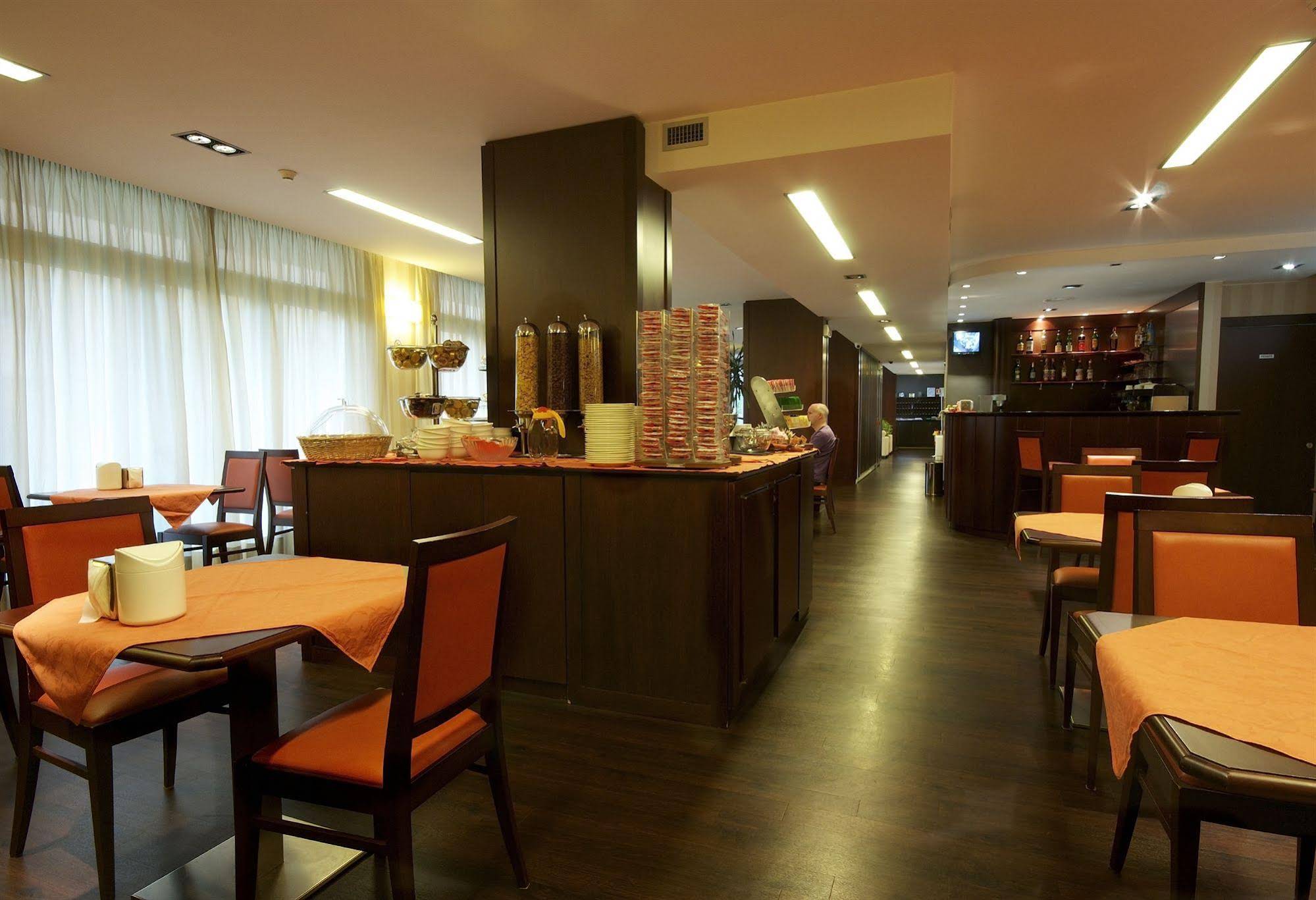 Hotel 2c
