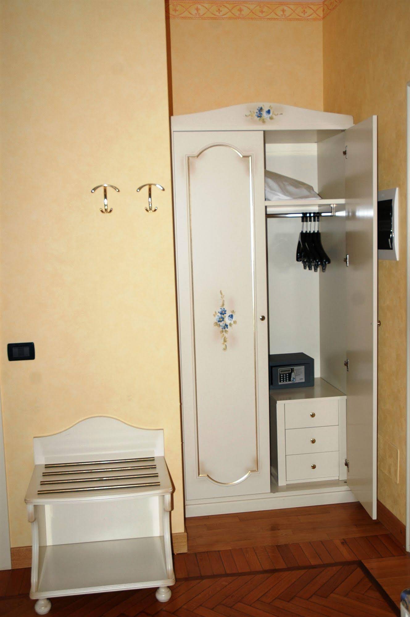 Hotel Promessi Sposi