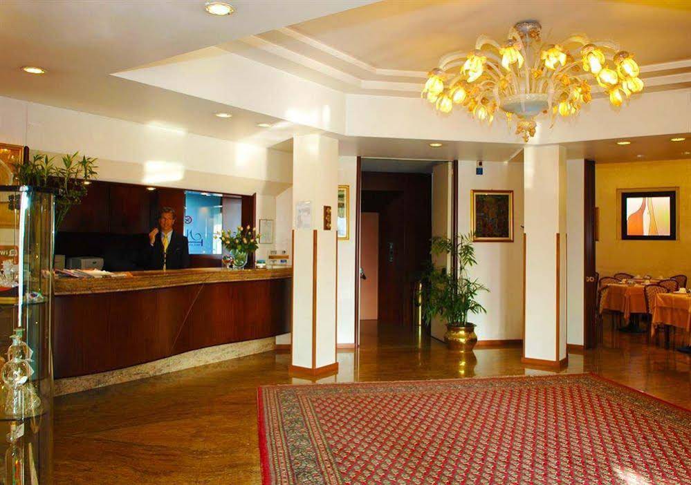 Melas Hotel