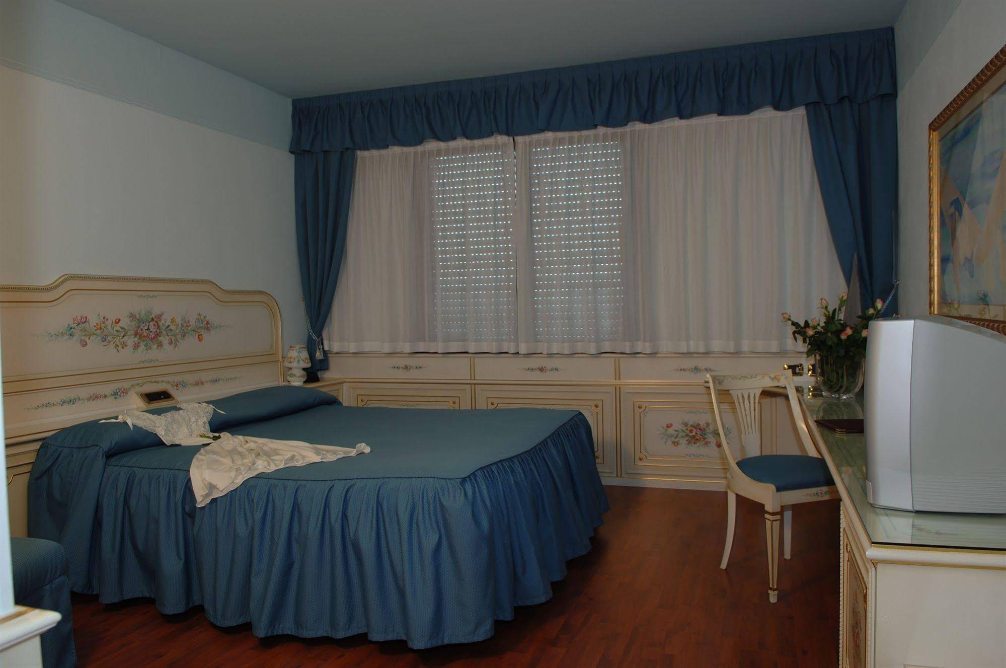 Melas Hotel
