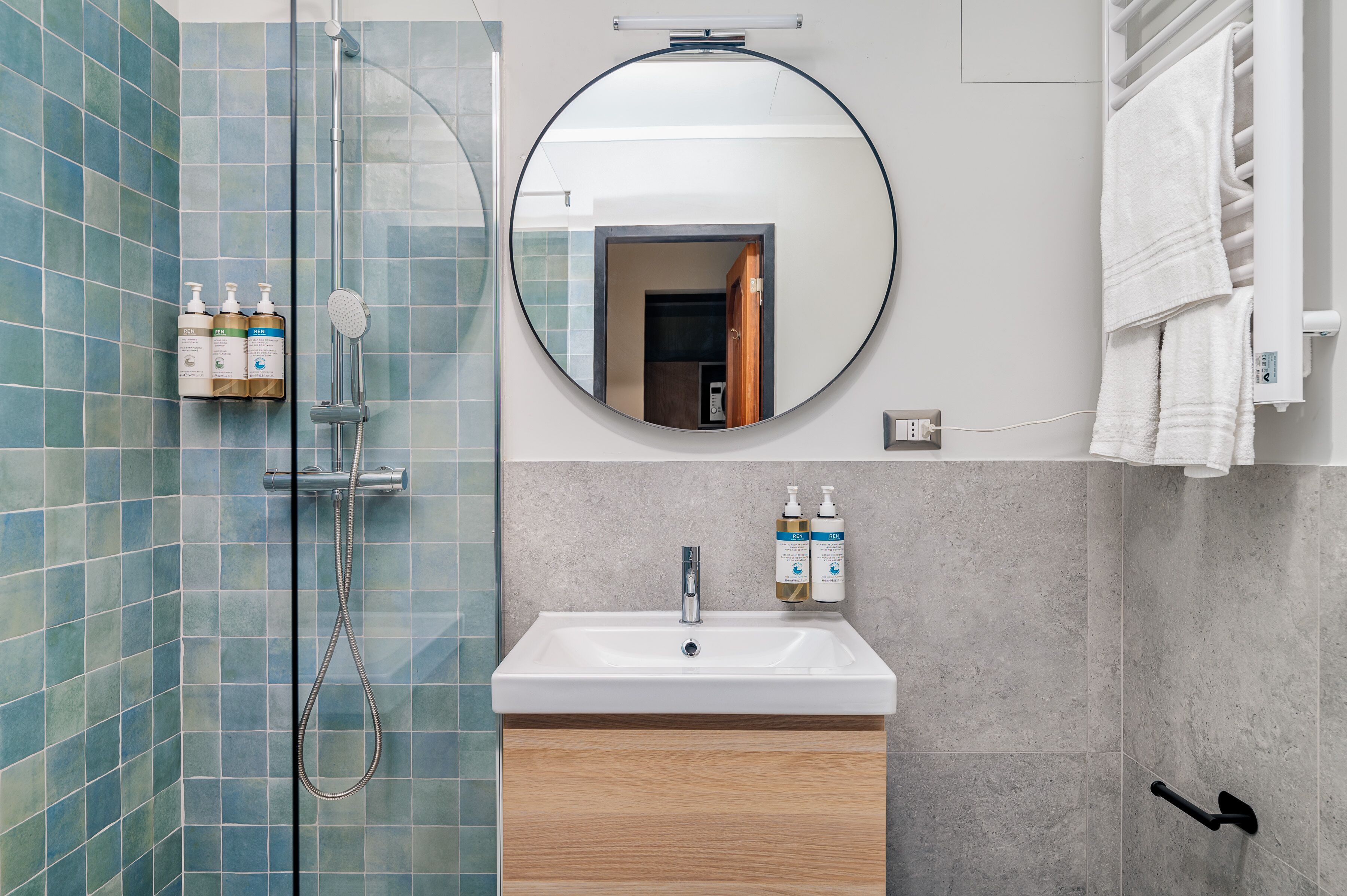 Adore Rooms & Apartments