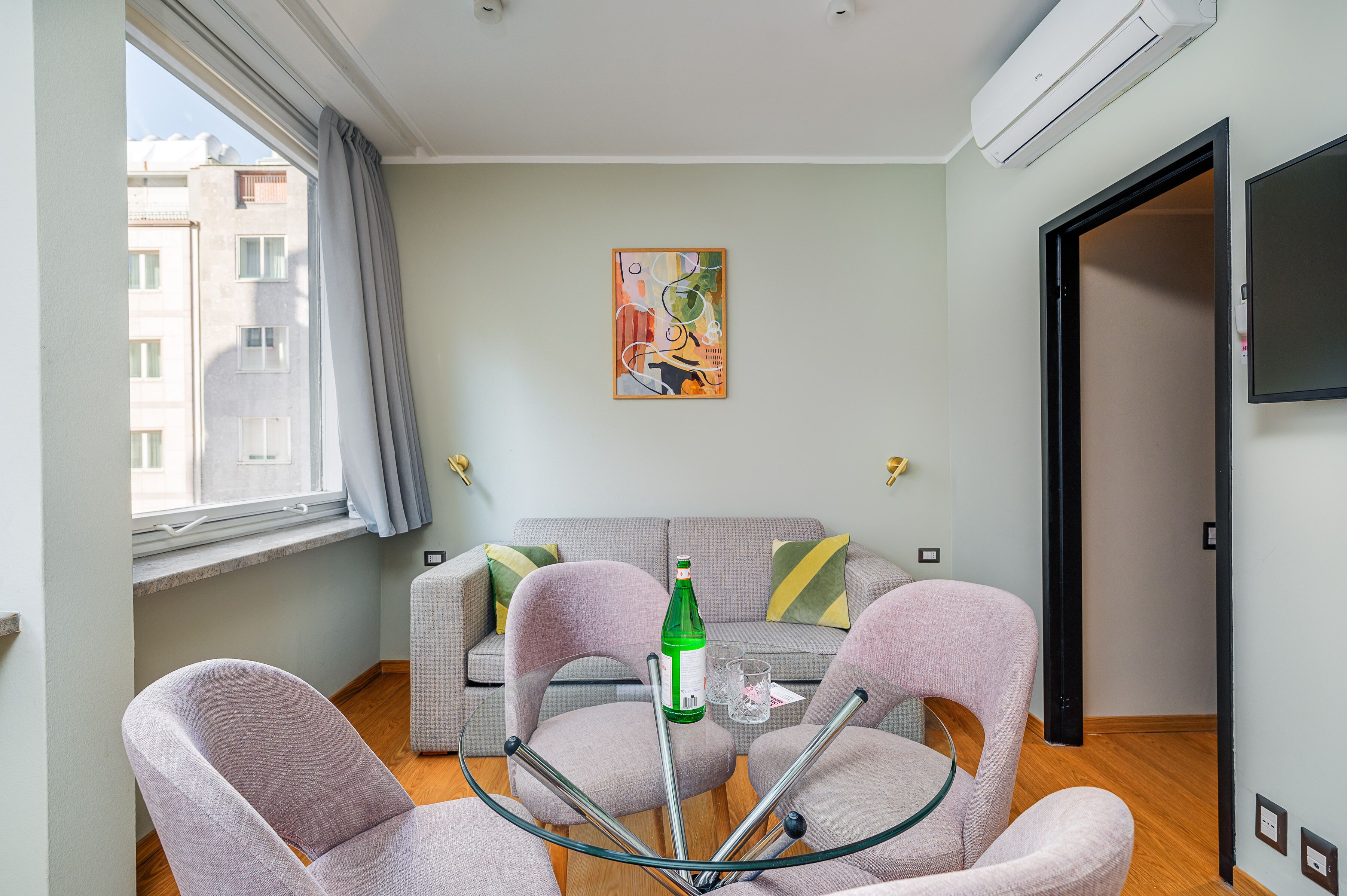 Adore Rooms & Apartments