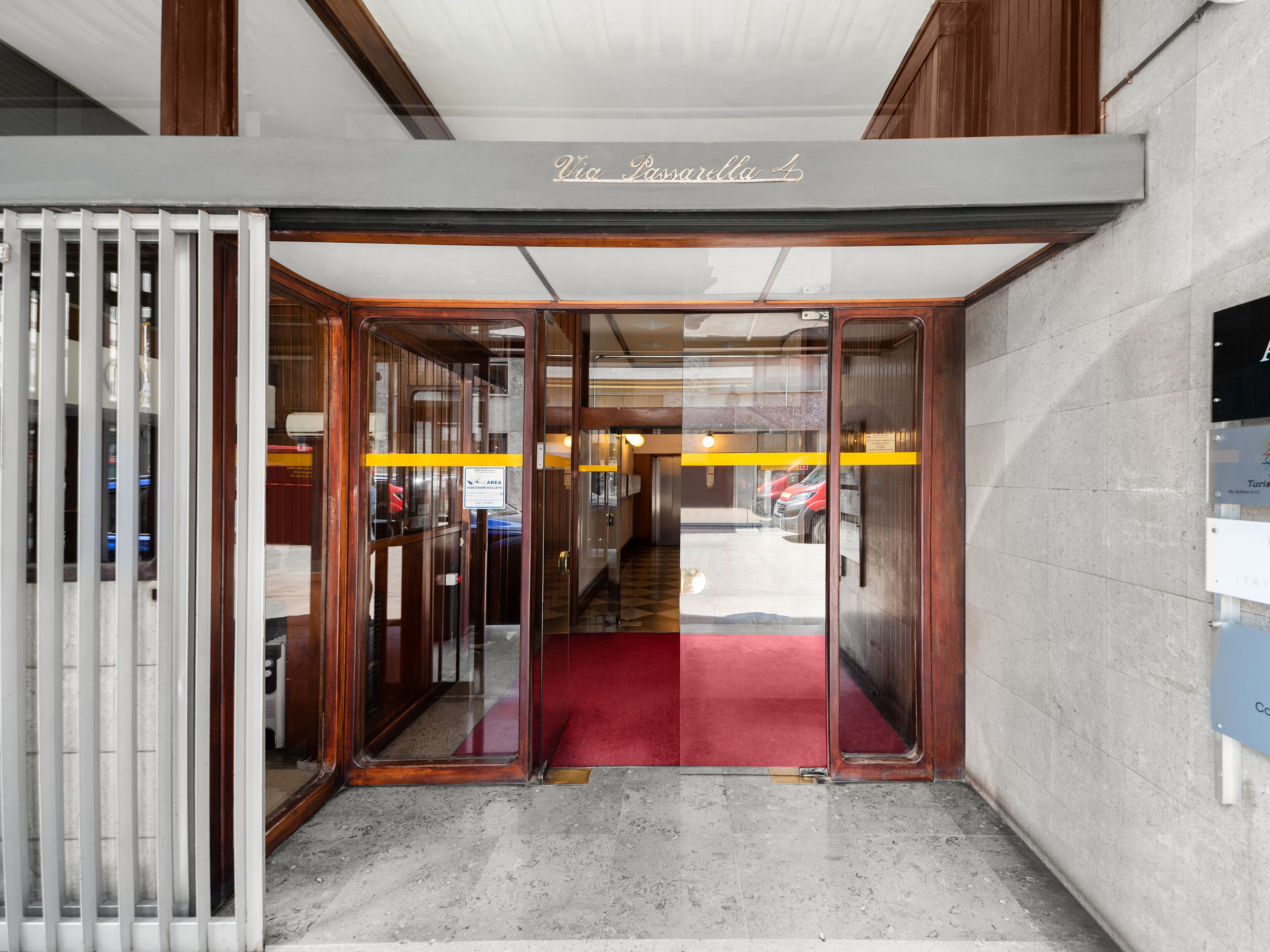 Adore Rooms & Apartments