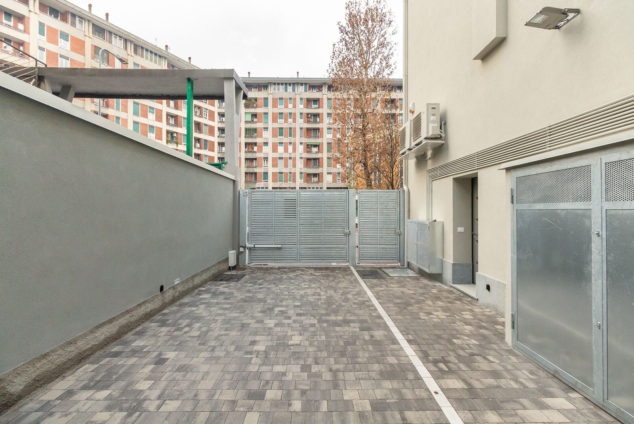 Alessia's Building- Affori Fn