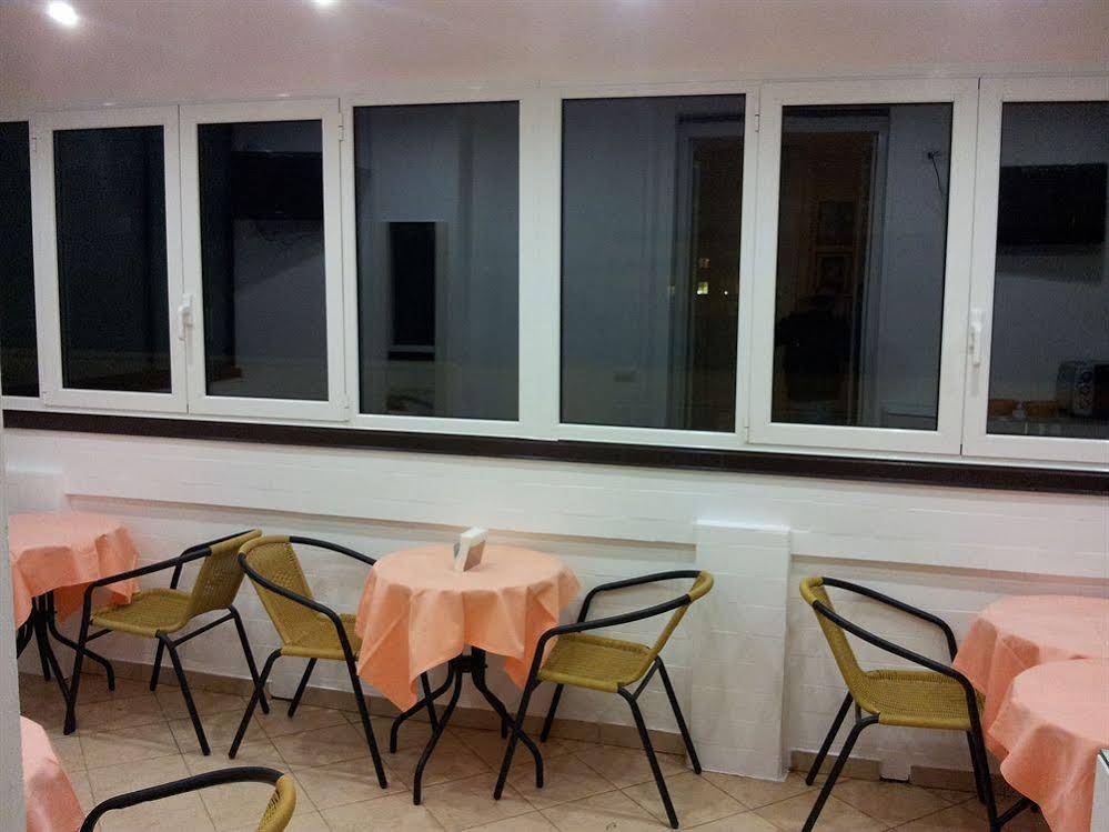 Hotel Arco Romana