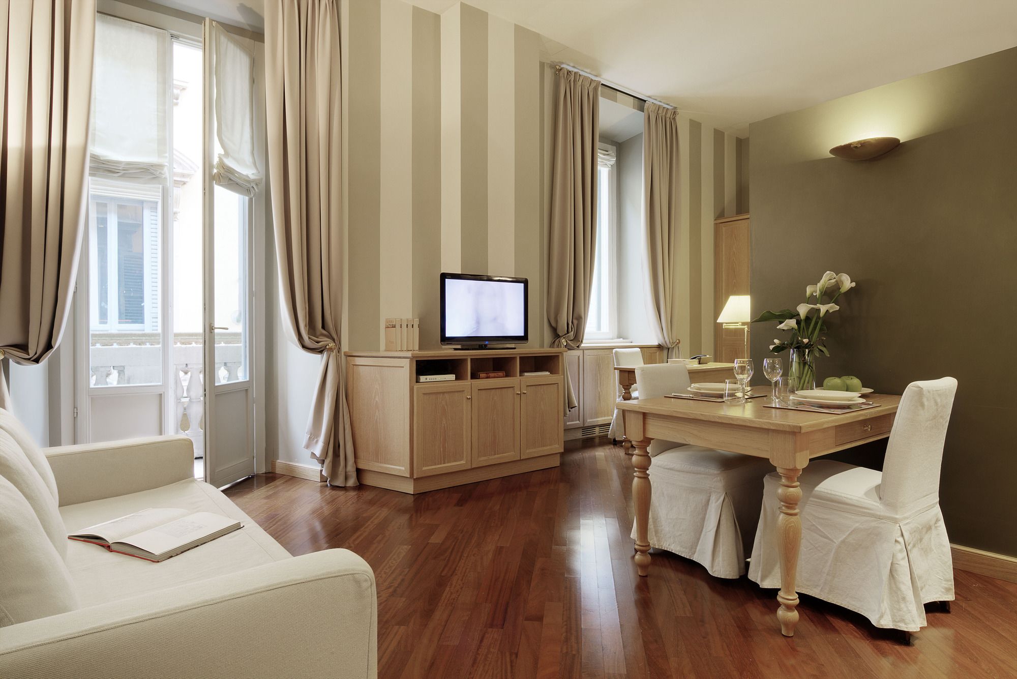 Numa Milan Camperio