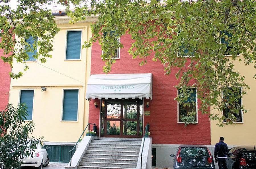 Garden Hotel