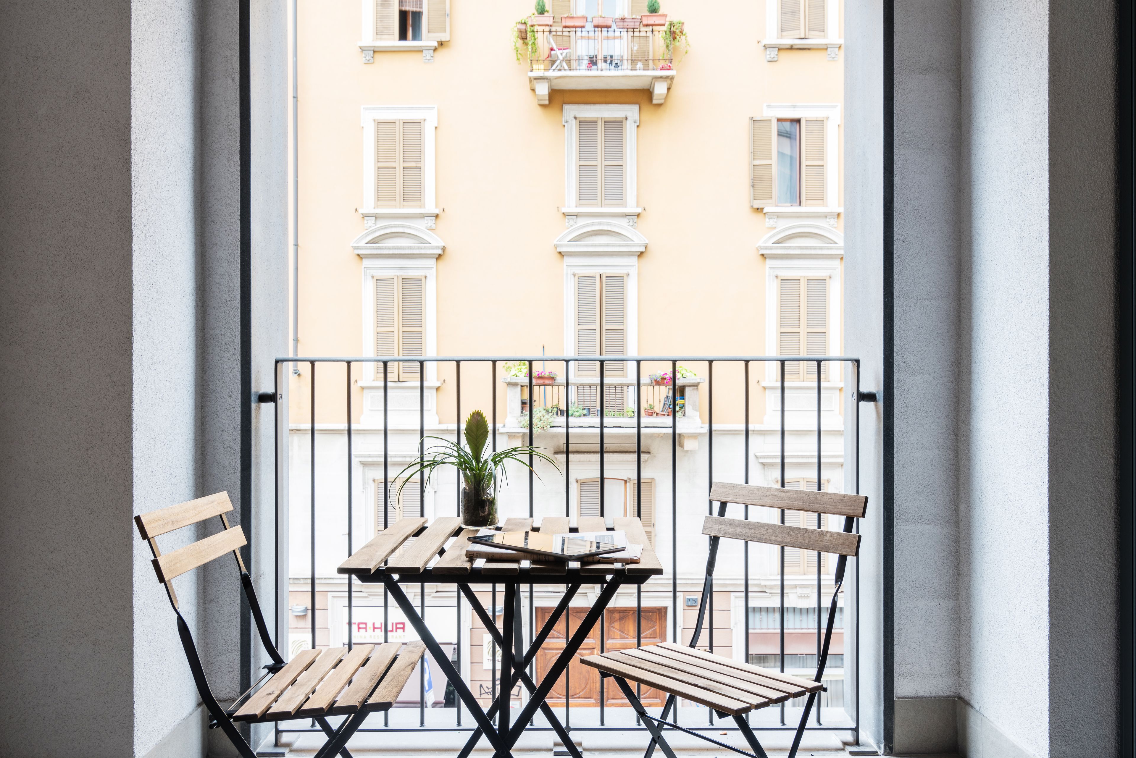 Home at Hotel - Fara