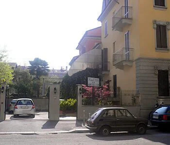 Hotel 2000