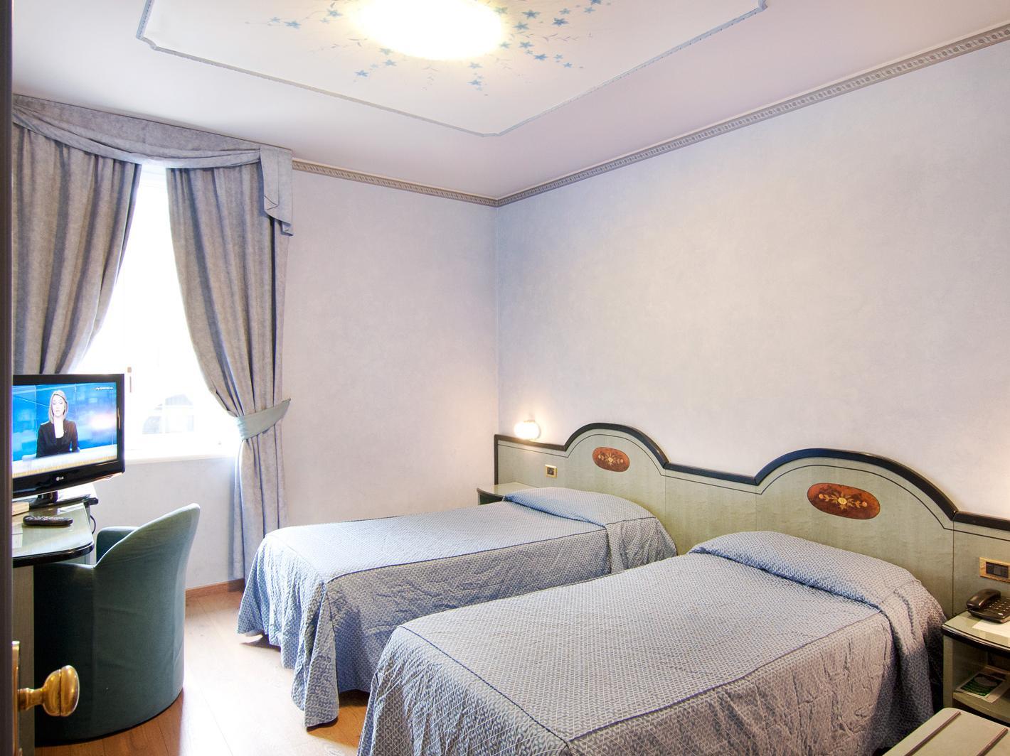 Puccini Hotel Milan, Tapestry Collection by Hilton