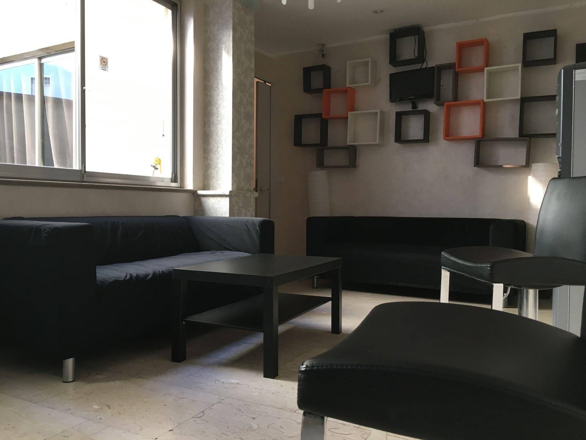 Lion University & Youth Hostel Milano