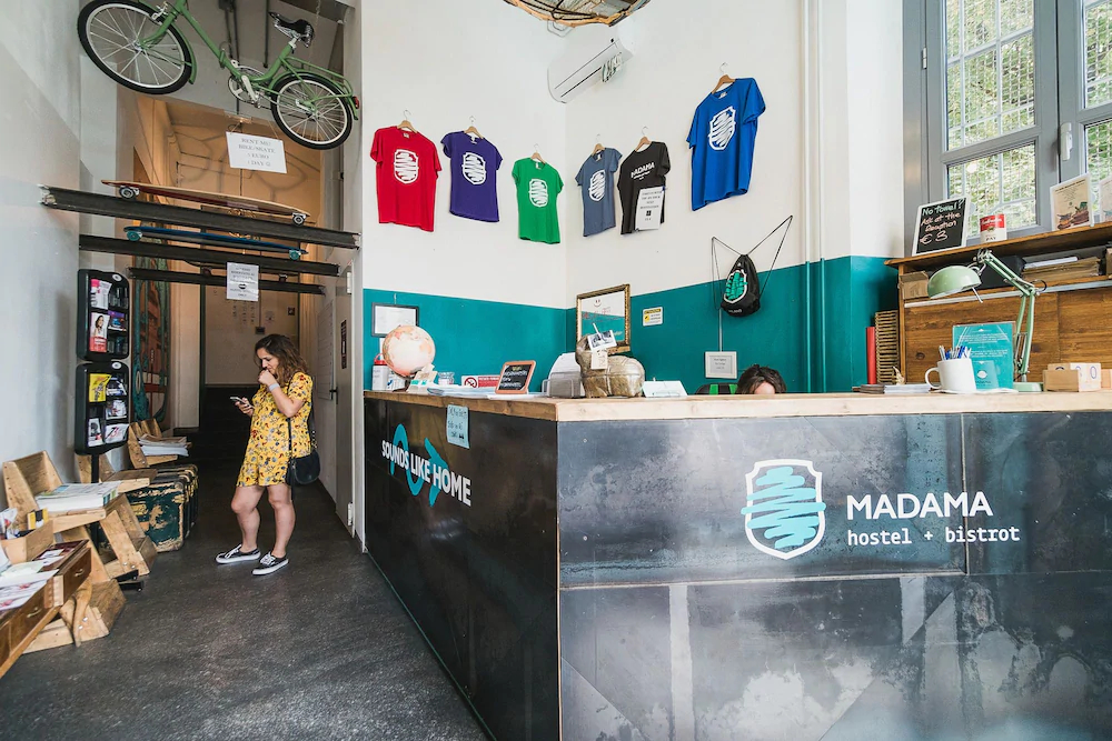 Madama Hostel & Bistrot