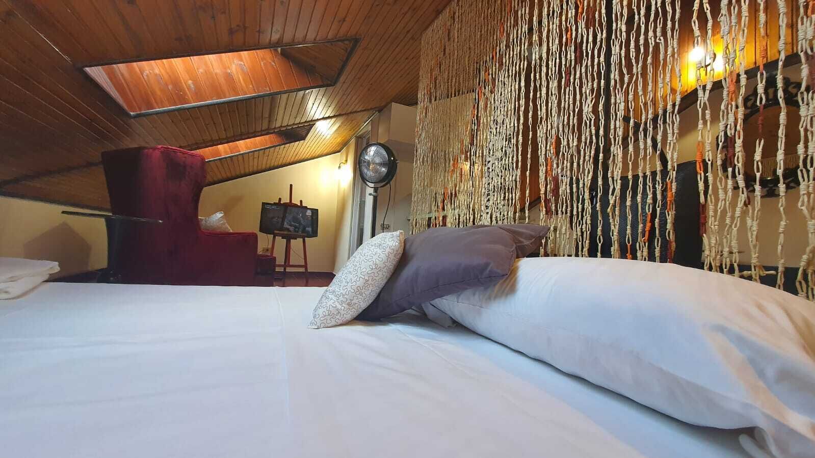 Mercanti Attic Version