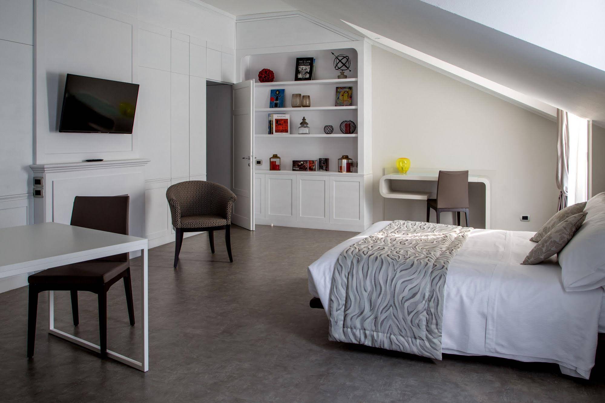 Montenapoleone Suites