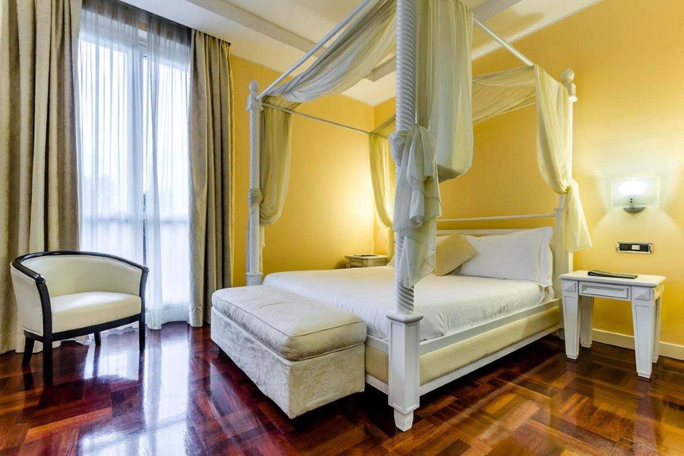 Silver Hotel & Motel