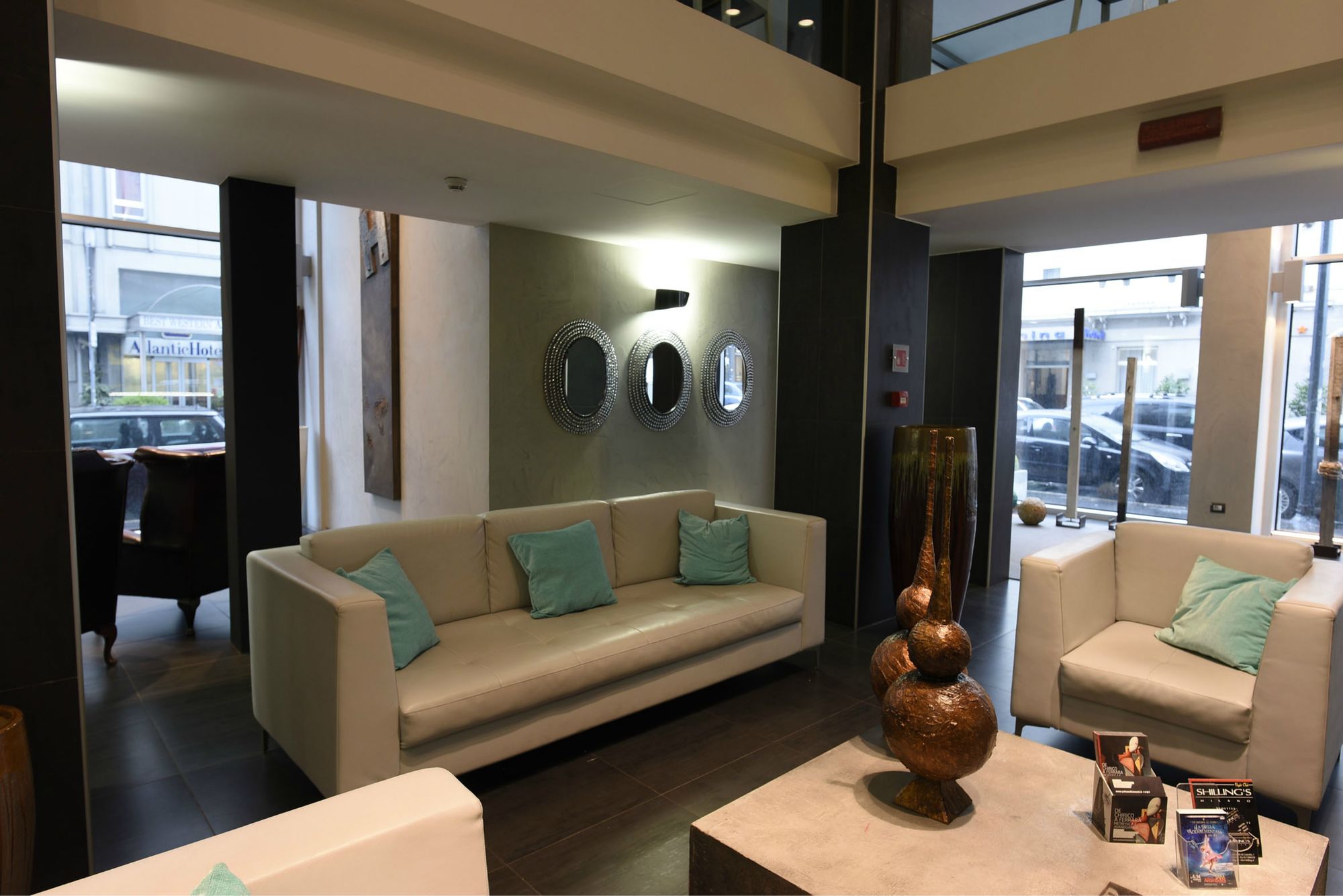 Smart Hotel Central Station