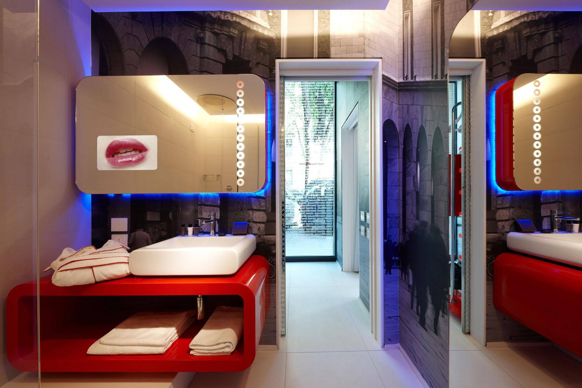 TH Street Milano