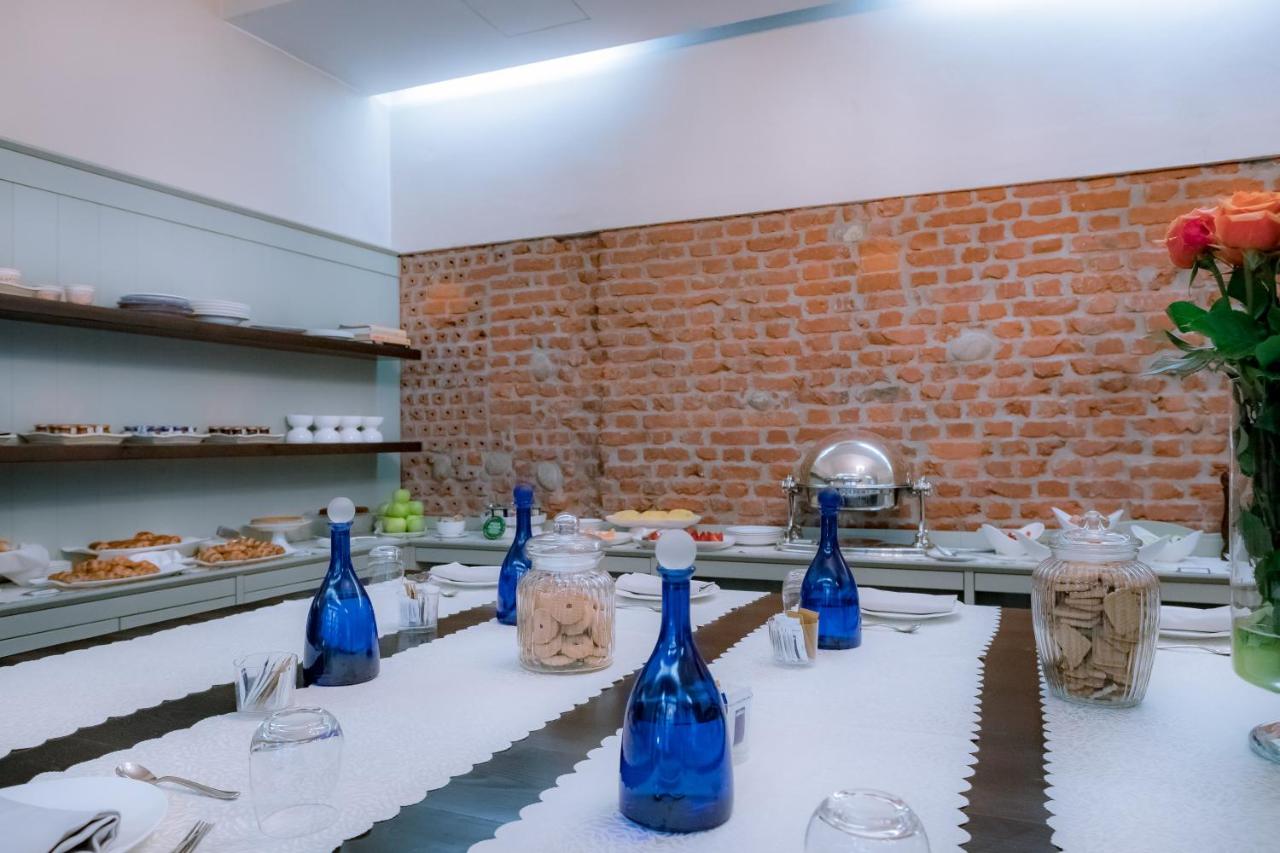 Townhouse 33 Boutique Hotel