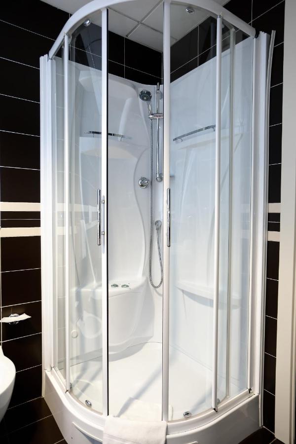 Hotel D120