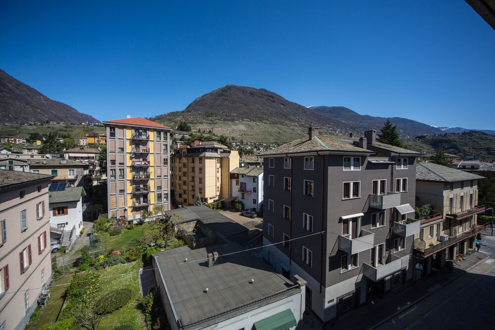 Piazzi House Residence