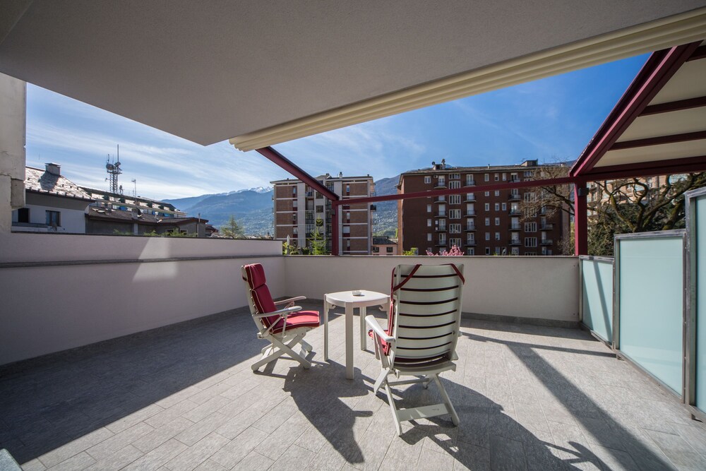 Piazzi House Residence