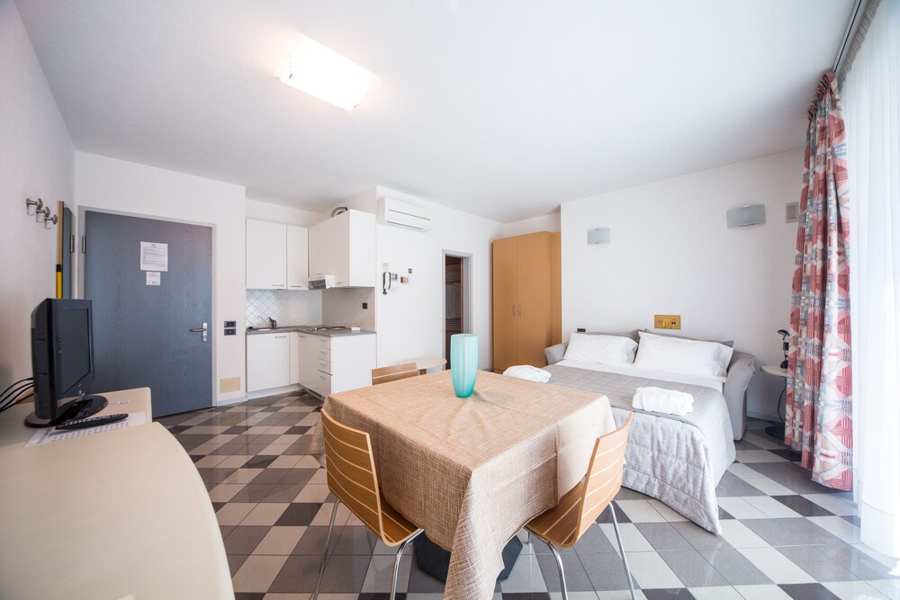 Piazzi House Residence