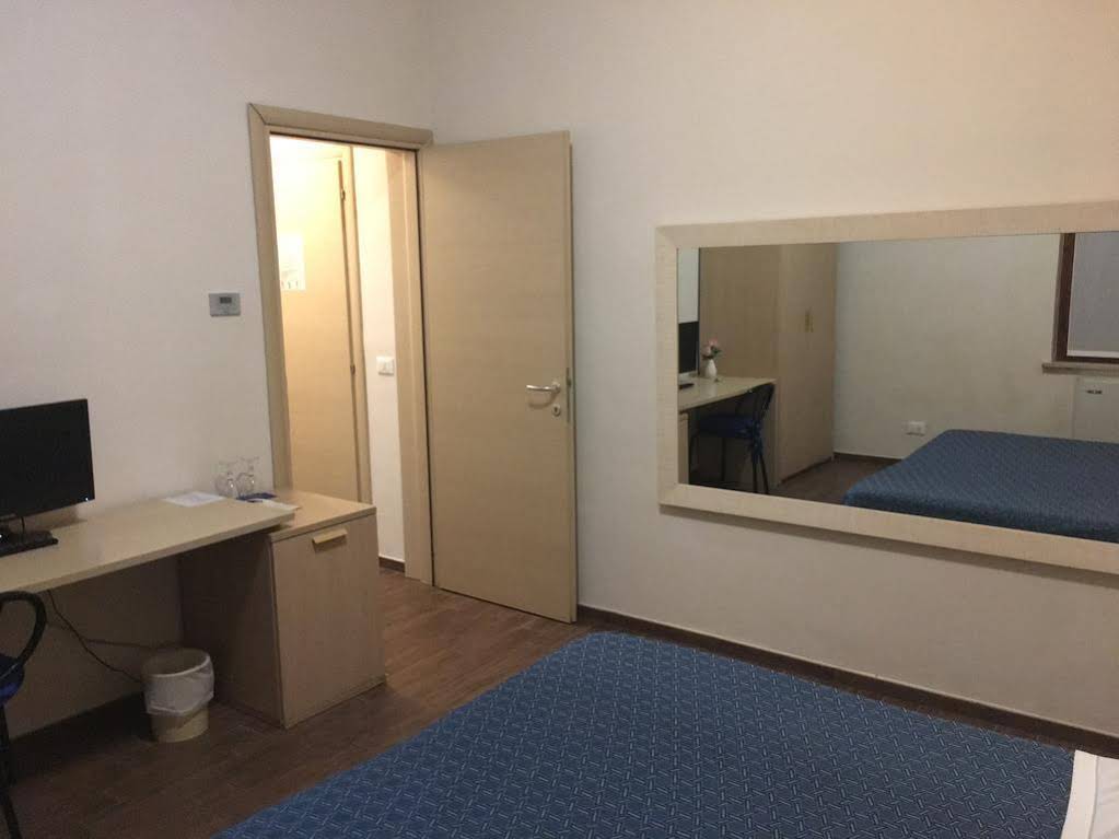 Blue Hotel