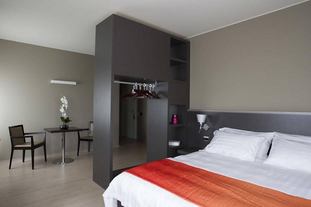 Zara Rooms Suites