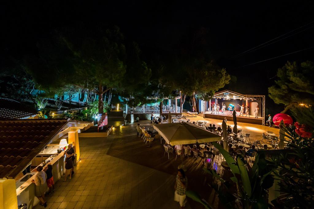 Rocca Dorada by Amareclub
